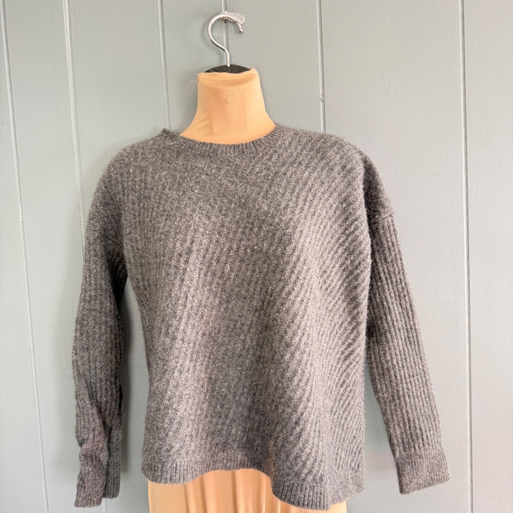 Vince Gray Wool Blend Ribbed‎ Sweater XS Cropped Side Slit CBK Chic Minimalist